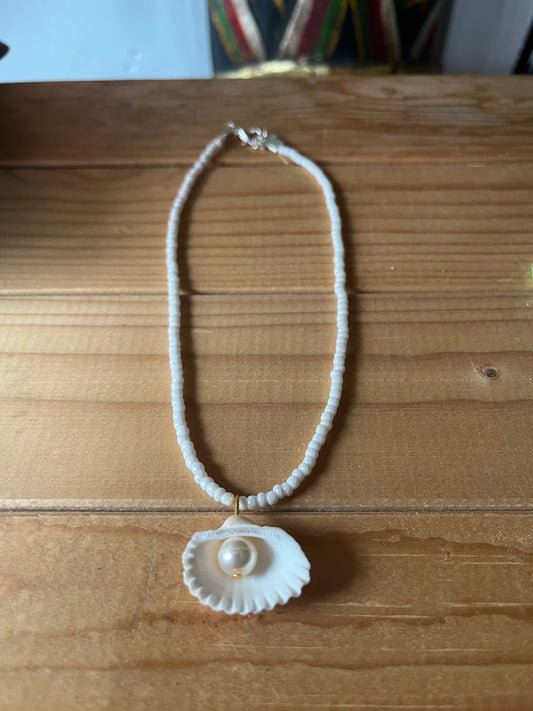 Pearl seashell necklace
