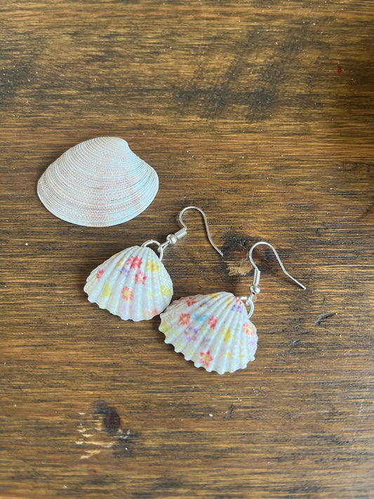 Flower shell earrings