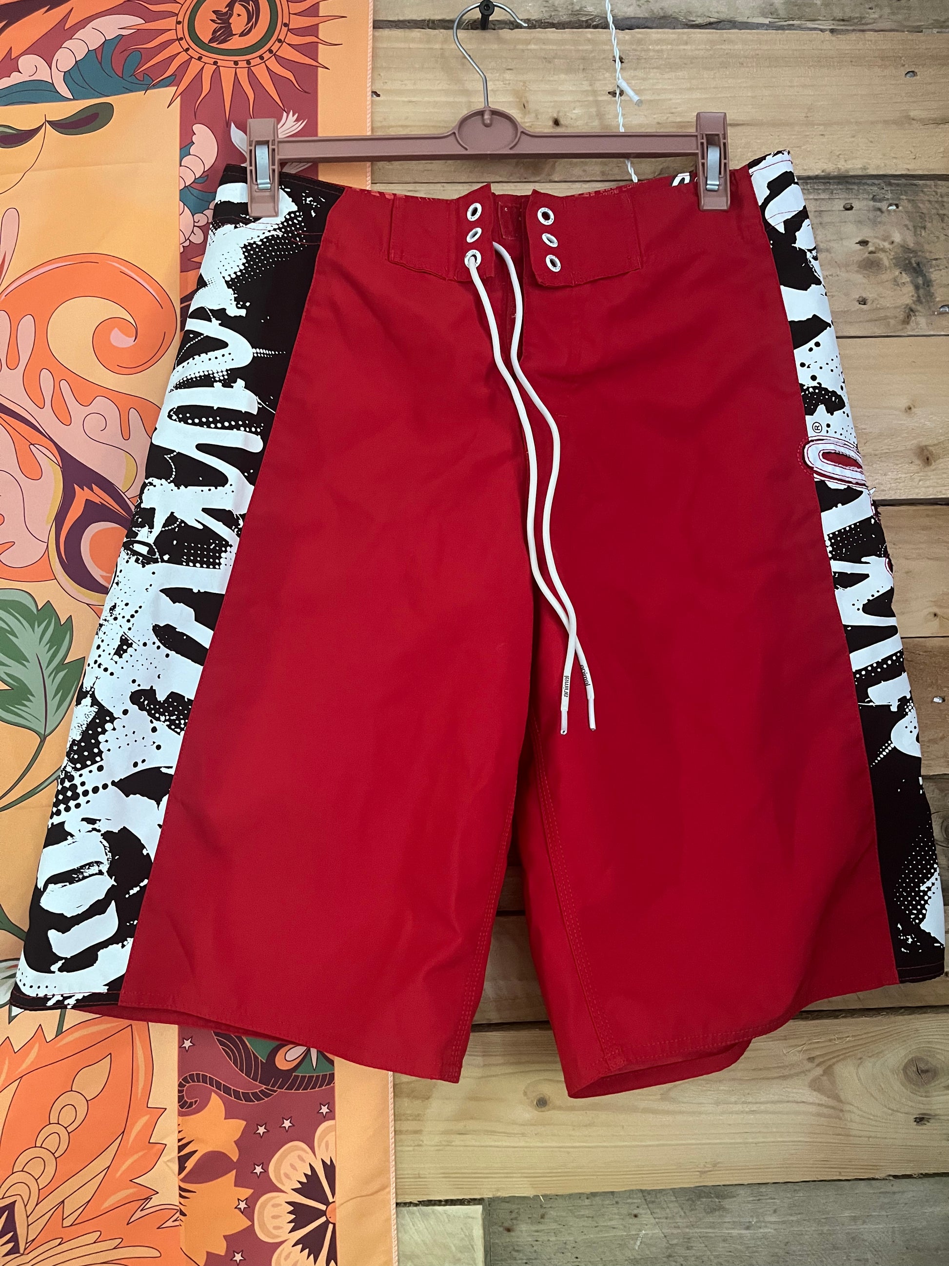 Red board shorts – hibbies